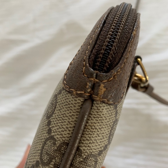 Authentic Vintage Gucci Crossbody - Picture 5 of 11